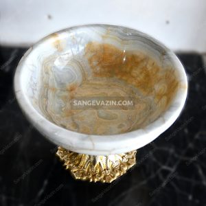 serving fruit bowl