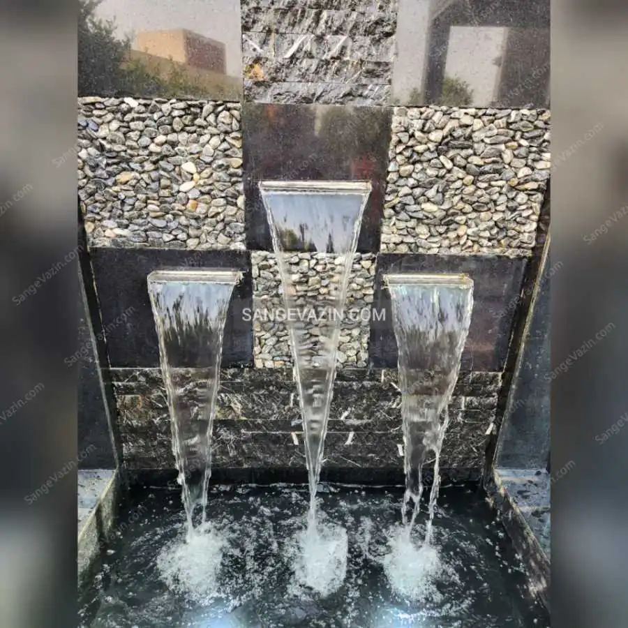 Sana curtain fountain closeup