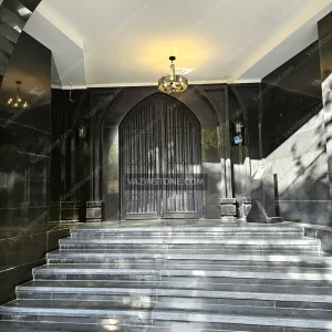 Building entrance with stairs