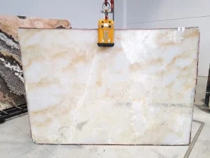 Golden-white onyx slab