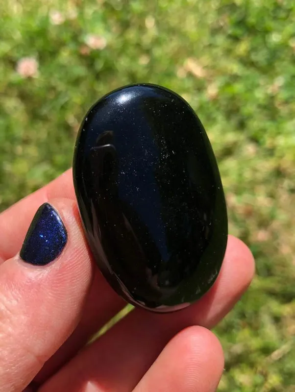 Obsidin stone