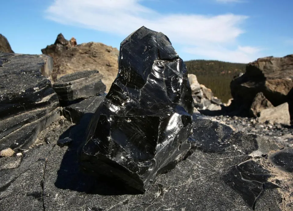 Texture of Obsidin stone