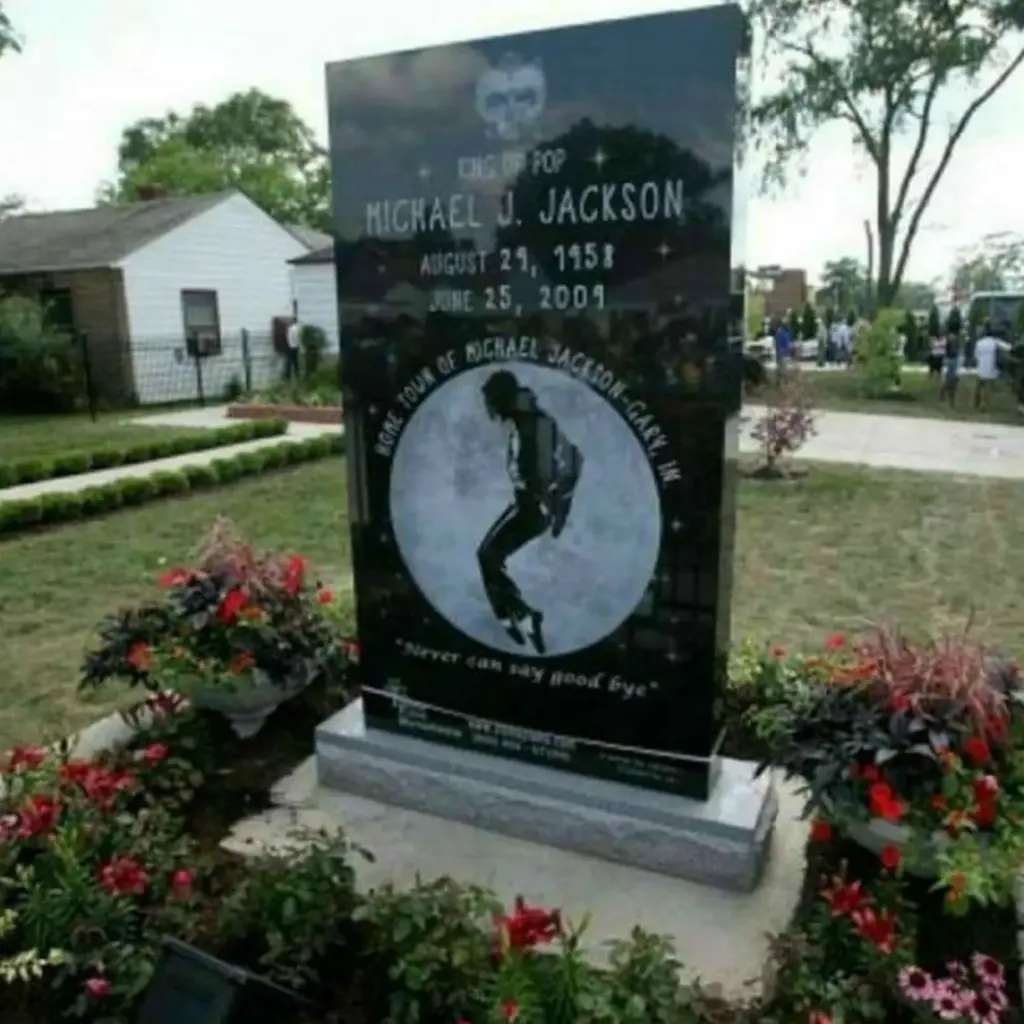 Micheal Jackson's tombstone